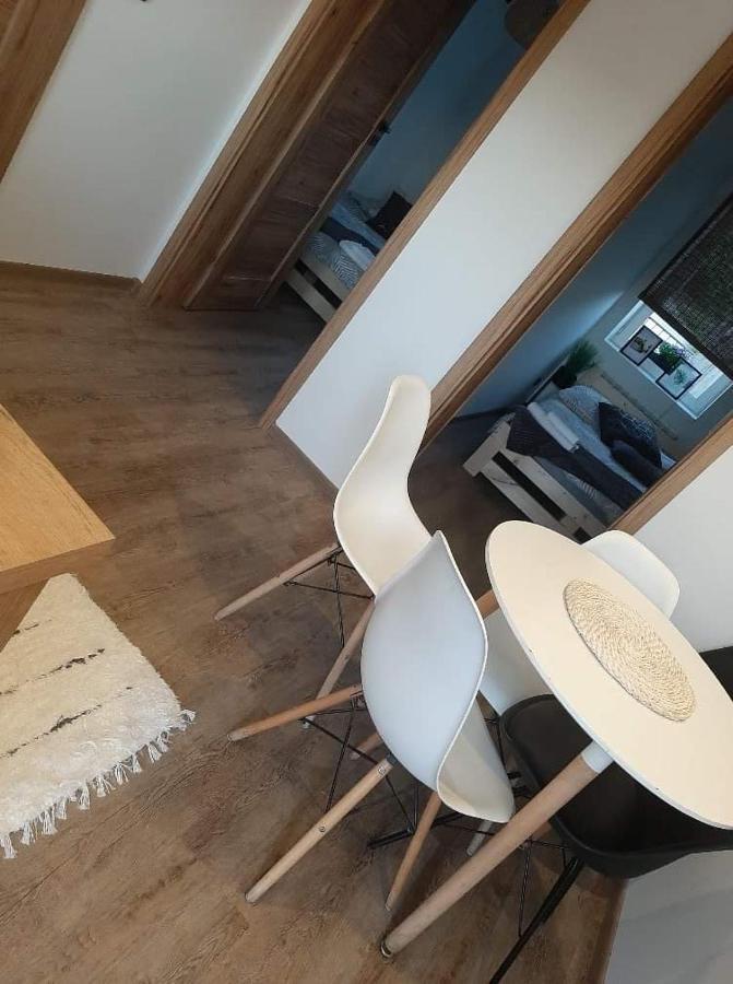 Apartament Numer 1, Dwie Sypialnie Dwa Lozka Orzysz Extérieur photo