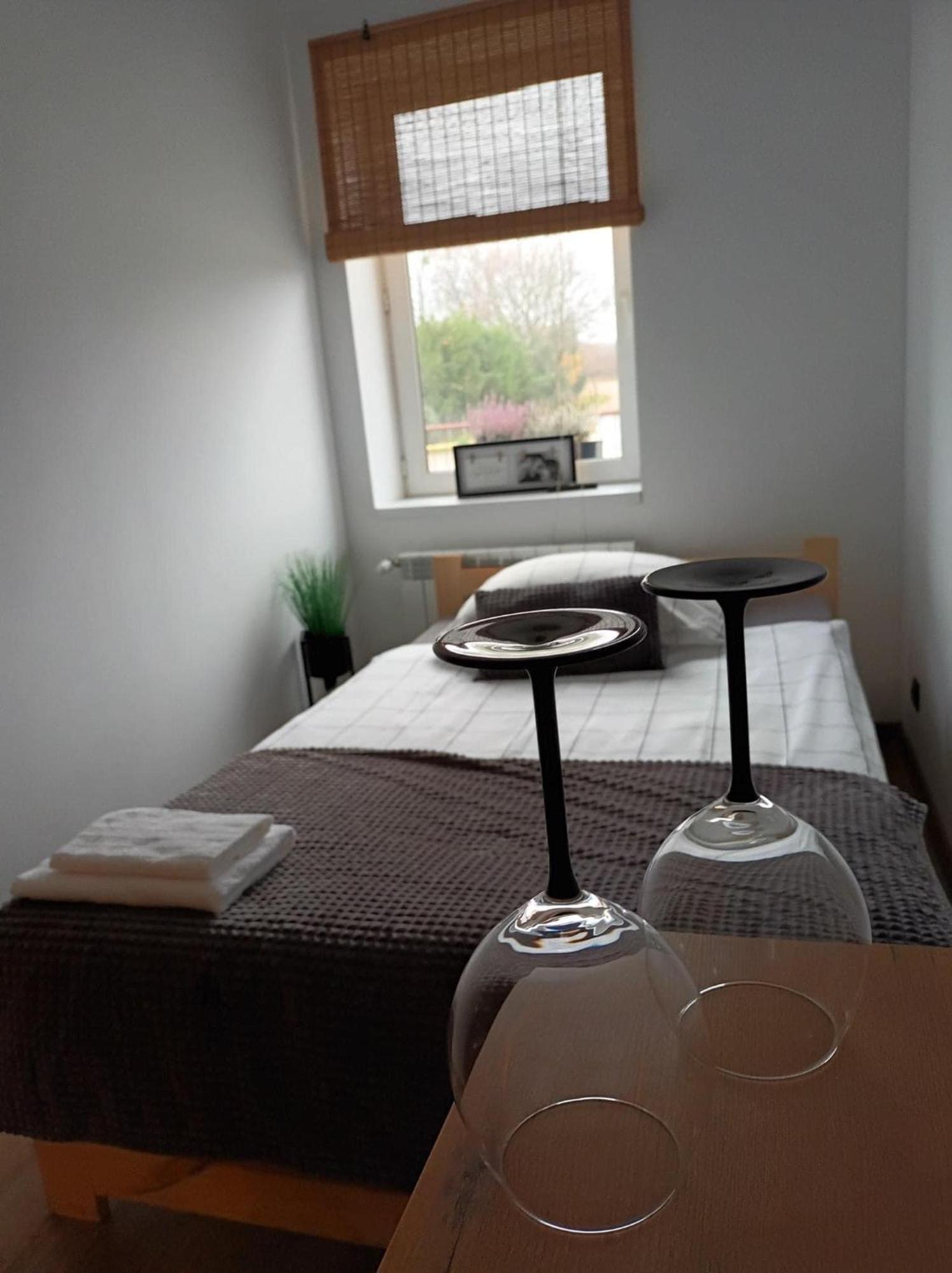 Apartament Numer 1, Dwie Sypialnie Dwa Lozka Orzysz Extérieur photo